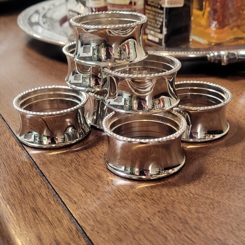 Set of 8 Napkin rings
